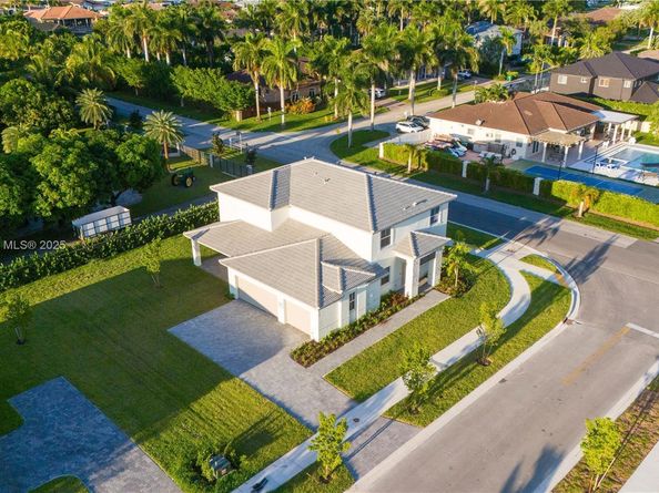 13203 SW 188th Ter, Miami FL 33177