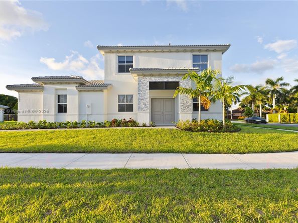 13203 SW 188th Ter, Miami FL 33177