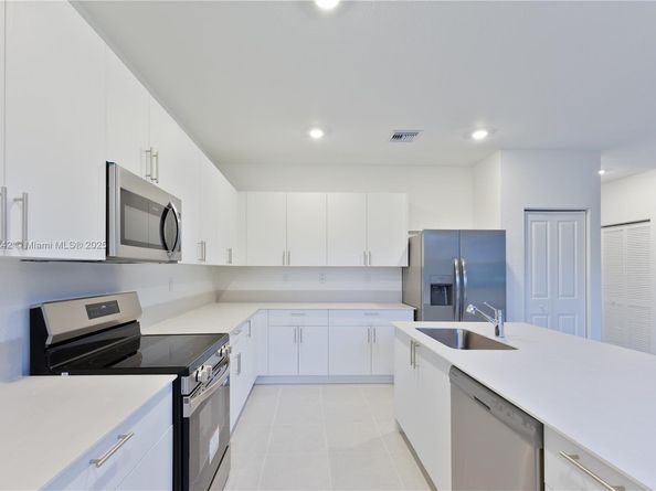 13203 SW 188th Ter, Miami FL 33177