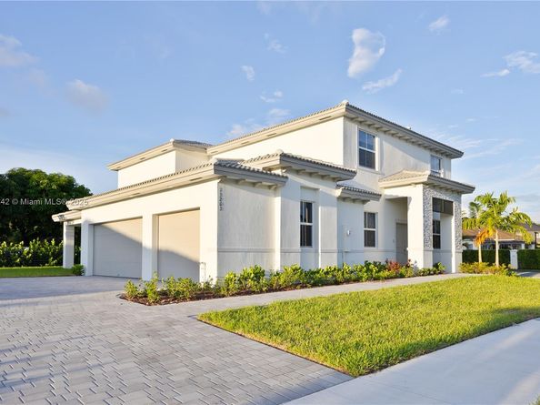 13203 SW 188th Ter, Miami FL 33177