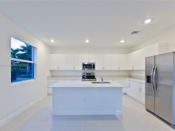 13203 SW 188th Ter, Miami FL 33177