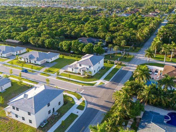 13203 SW 188th Ter, Miami FL 33177