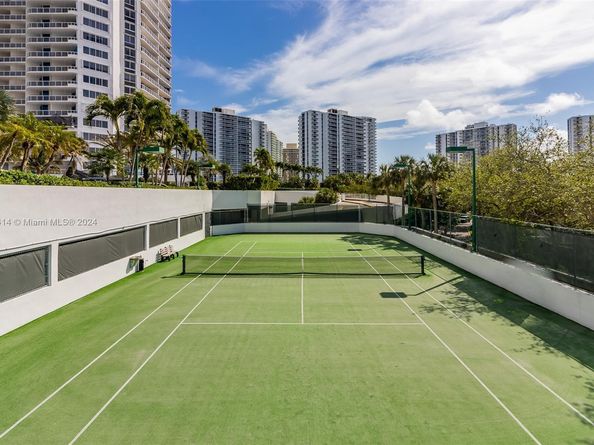 3801 NE 207th St 504, Aventura FL 33180