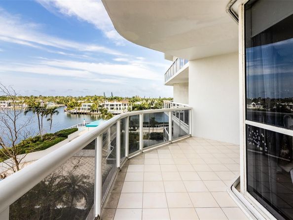3801 NE 207th St 504, Aventura FL 33180