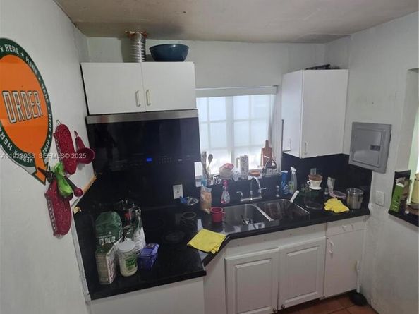 2740 NW 44th St, Miami FL 33142