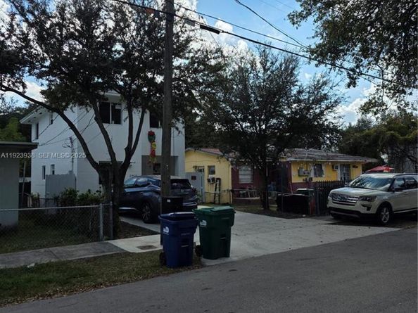 2740 NW 44th St, Miami FL 33142