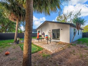309 SE 3rd Ave, Hallandale Beach FL 33009