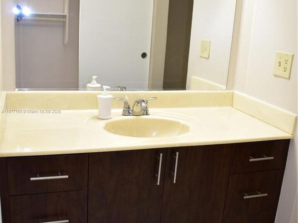 7598 NW 86th Ter 103, Tamarac FL 33321