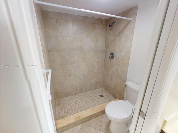 7598 NW 86th Ter 103, Tamarac FL 33321
