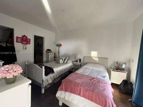 13499 Biscayne Blvd 1206, North Miami FL 33181