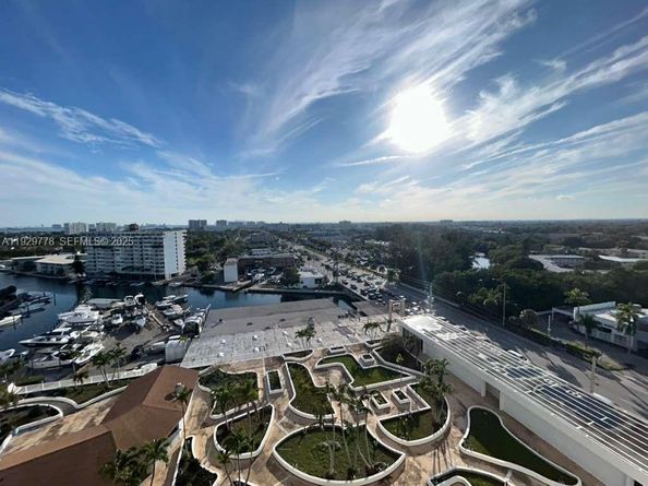 13499 Biscayne Blvd 1206, North Miami FL 33181