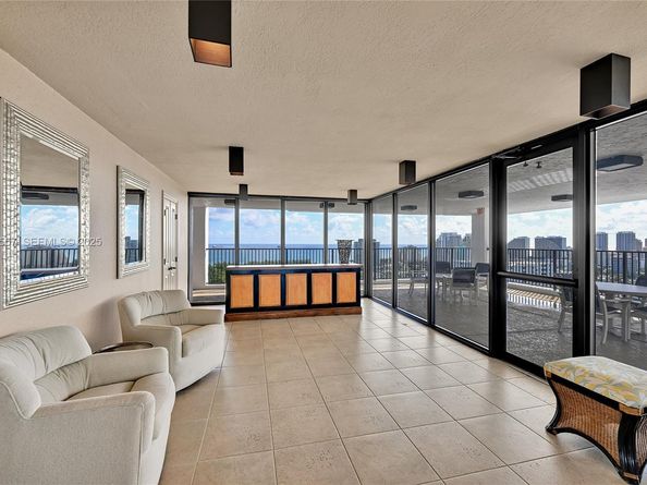 936 Intracoastal Dr 15H, Fort Lauderdale FL 33304