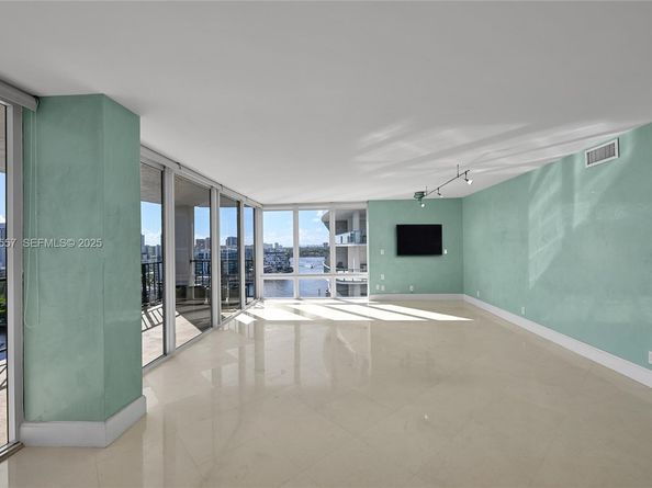 936 Intracoastal Dr 15H, Fort Lauderdale FL 33304