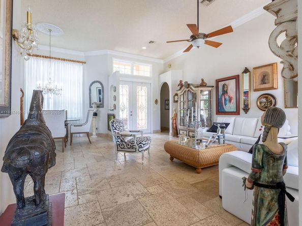 3043 Lakewood Dr, Weston FL 33332