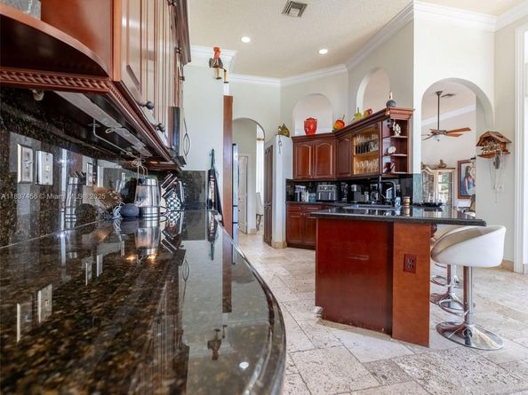 3043 Lakewood Dr, Weston FL 33332