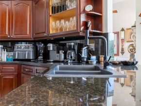 3043 Lakewood Dr, Weston FL 33332