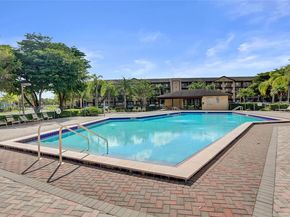 800 SW 137th Ave 102G, Pembroke Pines FL 33027