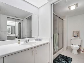 800 SW 137th Ave 102G, Pembroke Pines FL 33027