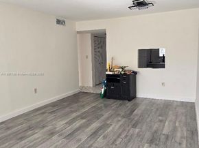 2831 E Sunrise Lakes Dr 208, Sunrise FL 33322