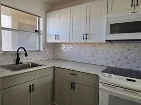 2831 E Sunrise Lakes Dr 208, Sunrise FL 33322