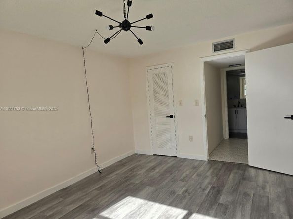 2831 E Sunrise Lakes Dr 208, Sunrise FL 33322