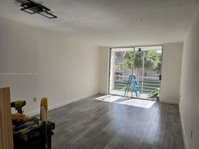 2831 E Sunrise Lakes Dr 208, Sunrise FL 33322