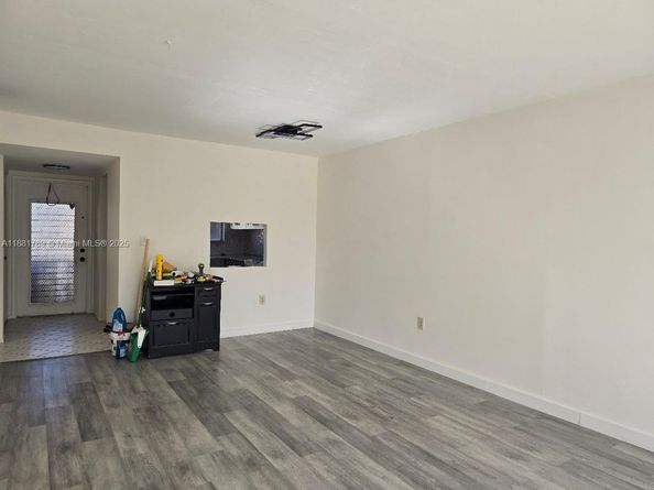 2831 E Sunrise Lakes Dr 208, Sunrise FL 33322