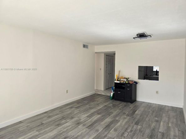 2831 E Sunrise Lakes Dr 208, Sunrise FL 33322