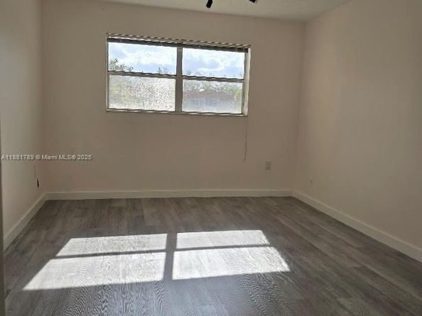 2831 E Sunrise Lakes Dr 208, Sunrise FL 33322