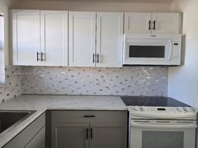 2831 E Sunrise Lakes Dr 208, Sunrise FL 33322