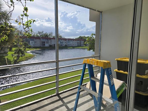 2831 E Sunrise Lakes Dr 208, Sunrise FL 33322