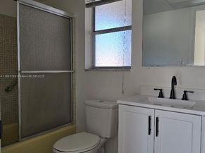 2831 E Sunrise Lakes Dr 208, Sunrise FL 33322