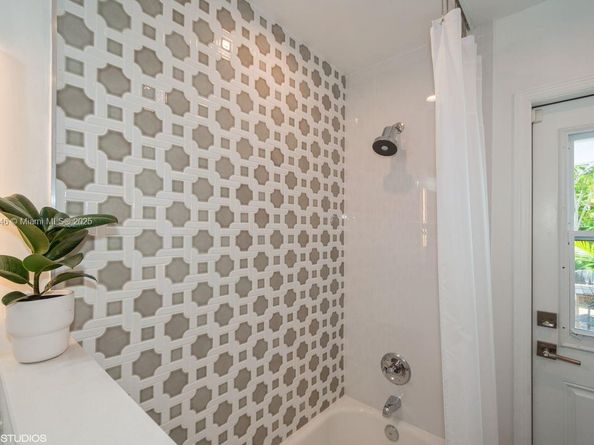 6240 NE 21st Rd, Fort Lauderdale FL 33308