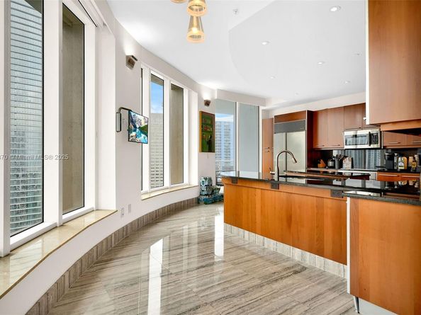 901 Brickell Key Blvd 3204, Miami FL 33131