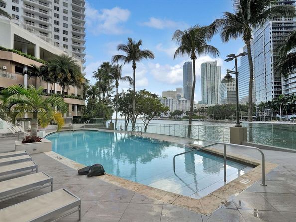 901 Brickell Key Blvd 3204, Miami FL 33131