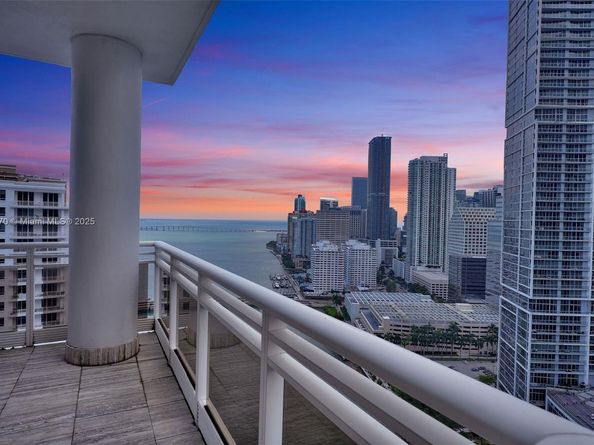 901 Brickell Key Blvd 3204, Miami FL 33131