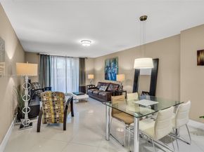 2301 Collins Ave 325, Miami Beach FL 33139