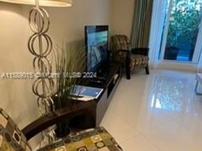 2301 Collins Ave 325, Miami Beach FL 33139