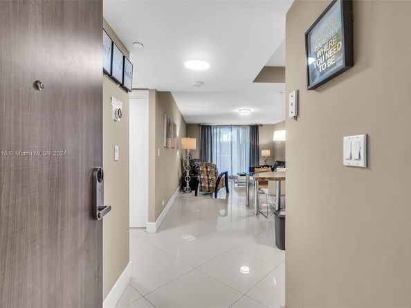 2301 Collins Ave 325, Miami Beach FL 33139