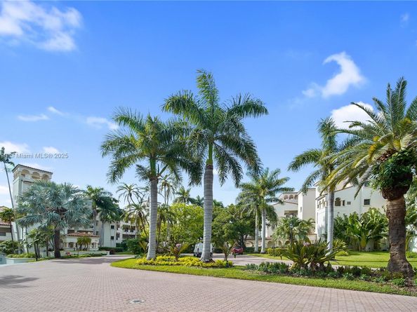2443 Fisher Island Dr 5403, Miami Beach FL 33109
