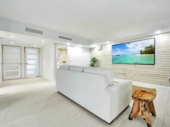 2443 Fisher Island Dr 5403, Miami Beach FL 33109