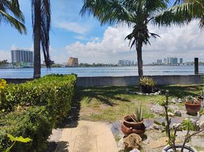 2200 Bay Dr 3, Miami Beach FL 33141