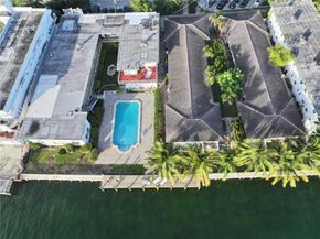 2200 Bay Dr 3, Miami Beach FL 33141