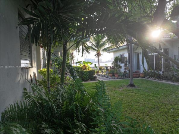 2200 Bay Dr 3, Miami Beach FL 33141