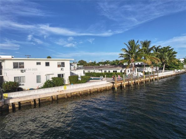 2200 Bay Dr 3, Miami Beach FL 33141