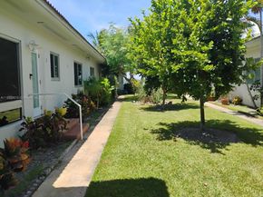 2200 Bay Dr 3, Miami Beach FL 33141