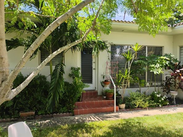 2200 Bay Dr 3, Miami Beach FL 33141