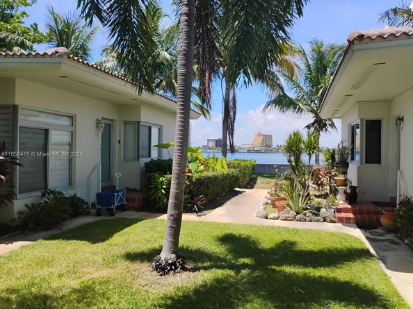 2200 Bay Dr 3, Miami Beach FL 33141
