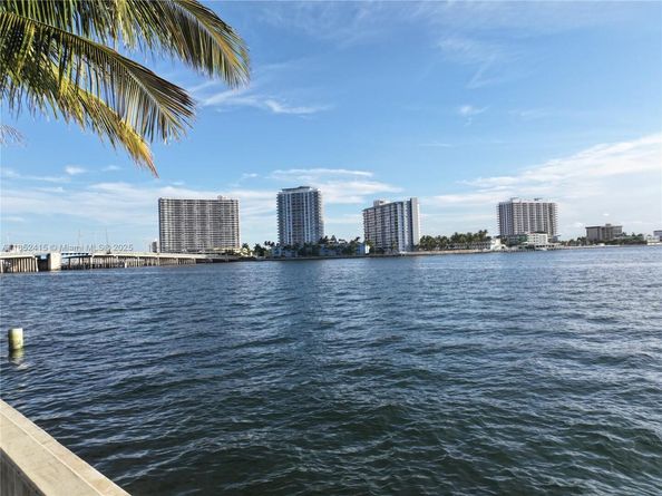 2200 Bay Dr 3, Miami Beach FL 33141