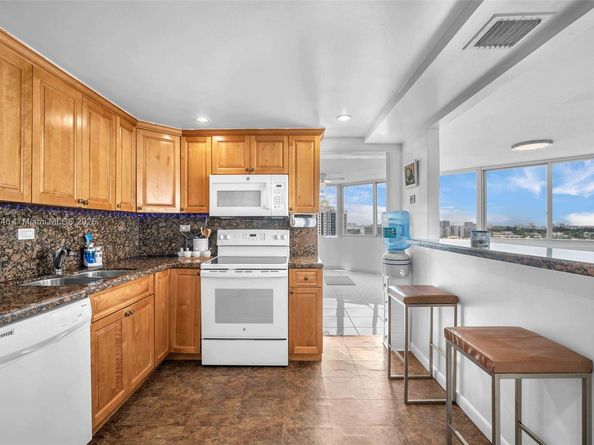 7135 Collins Ave 1225, Miami Beach FL 33141
